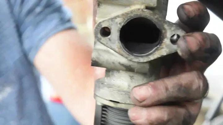 Ep 5 Alfa Romeo Cleaning the EGR Valve
