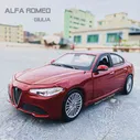 Bburago 1:24 Alfa Romeo Giulia Модель литья под давлением имитация сплава модель автомобиля ремесла украшения коллекция игрушек инструменты подарок