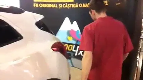 У Opel Mokka вместительный багажник.mp4