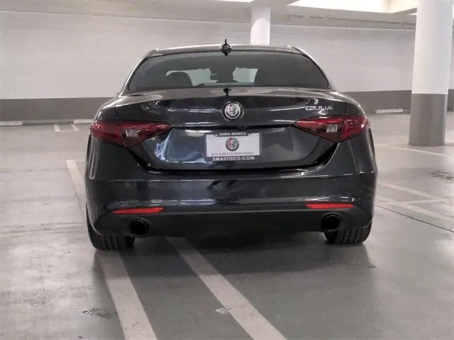 Alfa Romeo Giulia Ti-0