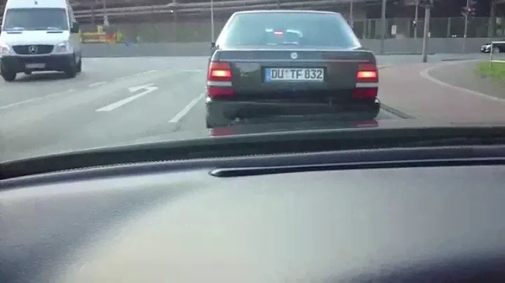 Lancia Thema 8.32 vs Alfa Romeo 166