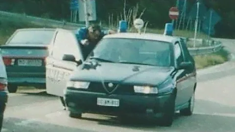 alfa romeo 155 carabinieri on board...