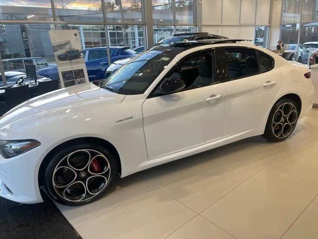 Alfa Romeo Giulia Veloce-3