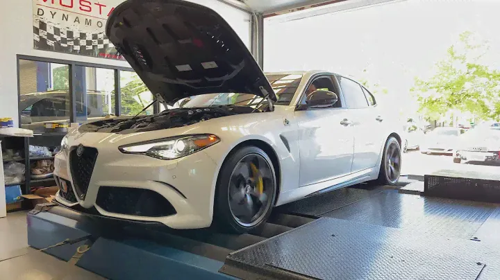 Giulia Quadrifoglio dyno run active aero in action