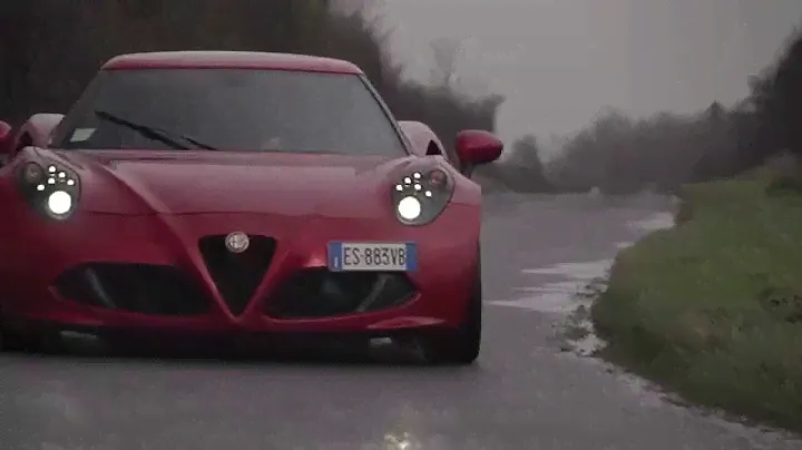 Chris Harris on Cars | Alfa Romeo 4C v Porsche Cayman S