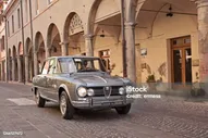 Винтаж Альфа Ромео Джулия — стоковые фотографии и другие картинки Alfa Romeo Giulia - Alfa Romeo Giulia, Автомобиль, Италия
