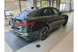 Alfa Romeo Giulia, 2.0 л., 2021 г., почти новый