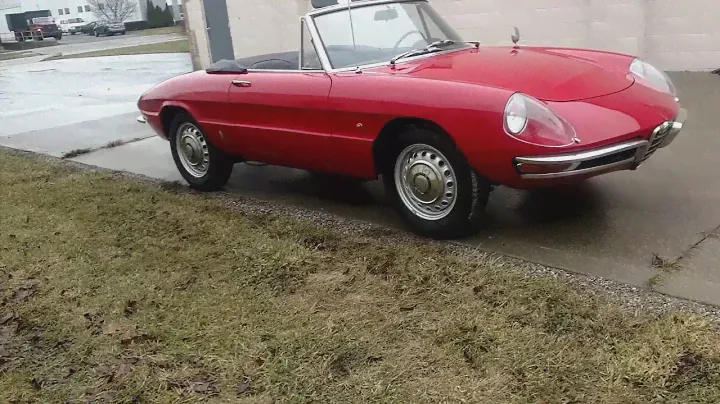 1967 Alfa Romeo Spider 1600 - Duetto