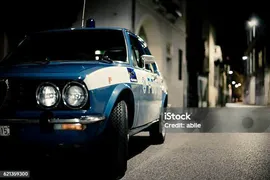 Старый Alfa Romeo Alfetta Полицейская Машина Патрульная Служба — стоковые фотографии и другие картинки Alfa Romeo