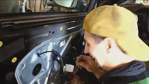 Стеклоподьемник не работает.Alfa Romeo 159