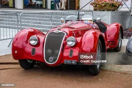Красный Alfa Romeo 8c 2900b Touring Spider1937 Кабриолет — стоковые фотографии и другие картинки Alfa Romeo