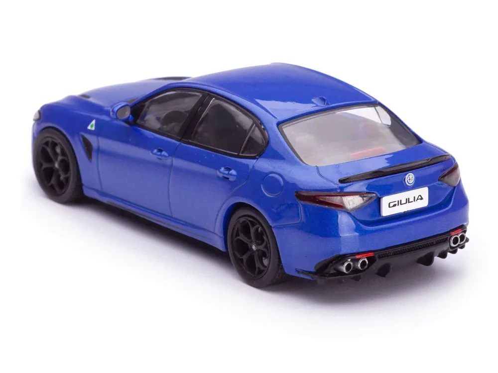 Масштабная модель Alfa Romeo Giulia Quadrifoglio 2019 2.9l Bi-Turbo синий лучшая цена!-1