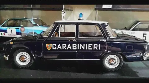 Minichamps Alfa Romeo Giulia Carabinieri Anni 80 Scala 1/18