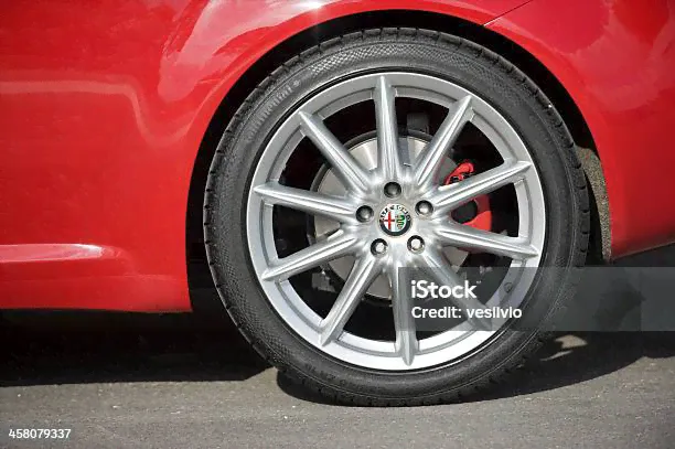Alfa Romeo Brera — стоковые фотографии и другие картинки Alfa Romeo - Alfa Romeo, Автомобиль, Автомобильная промышленность