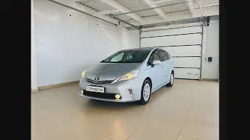 Toyota Prius Alpha, 2013 год