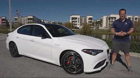Является ли Alfa Romeo Giulia 2022 года ЛУЧШИМ спортивным седаном, чем Genesis G70?