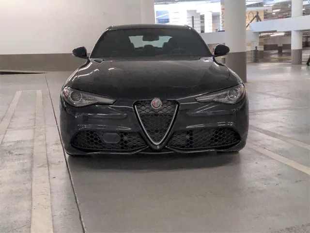 Alfa Romeo Giulia Ti-1