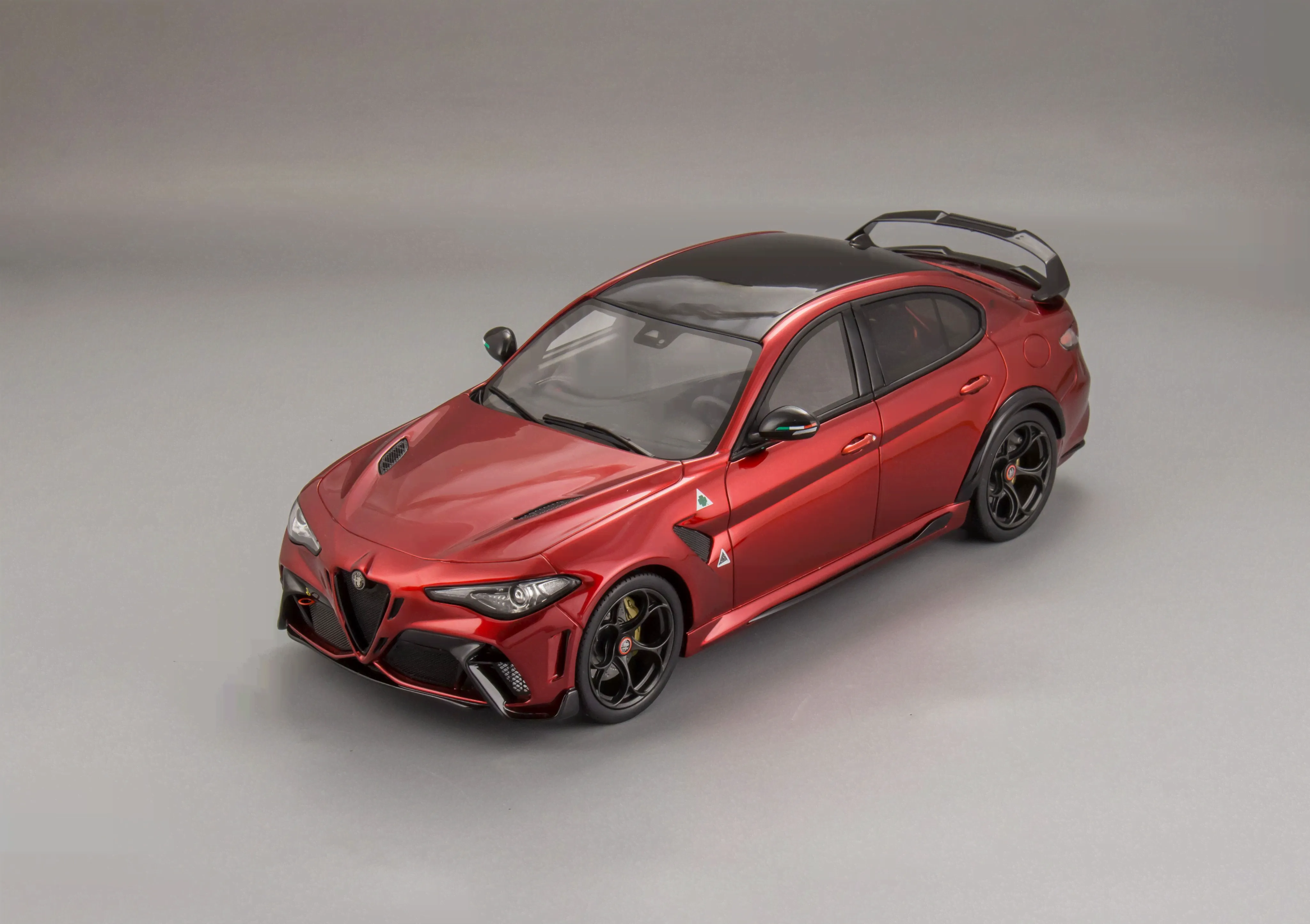 Масштабная модель Alfa Romeo Giulia GTAM-0