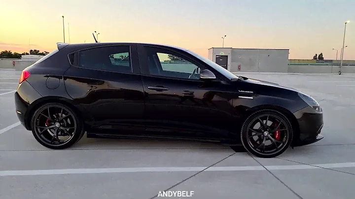 Alfa Romeo GIULIETTA VELOCE w/ Magnesium 19" wheels