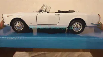Машина –модель металл Welly 1:24 Alfa Romeo Spider1960
