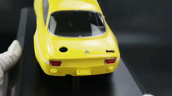MINICHAMPS 1:18 ALFA ROMEO GTA 1300 JUNIOR - 1971 - YELLOW (155120024) Diecast Sealed Car Model