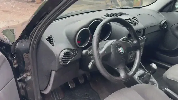 Alfa Romeo 147 2003г.