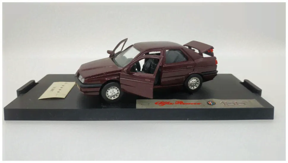 Модель автомобиля Alfa Romeo 155-0