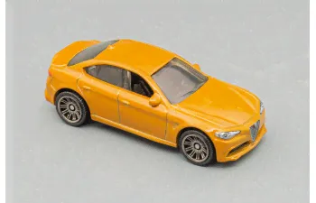 ALFA ROMEO Giulia (2016), Metalflake Gold-0