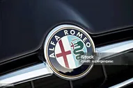 Alfa Romeo Значок — стоковые фотографии и другие картинки Alfa Romeo - Alfa Romeo, Без людей, Горизонтальный