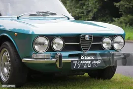 Голландский Классический 1971 Alfa Romeo 1750 Gtv Автомобиль — стоковые фотографии и другие картинки Alfa Romeo