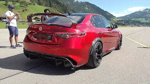 Alfa Romeo Giulia GTAm w/ Akrapovic Exhaust - Accelerations & Fly By Sound!